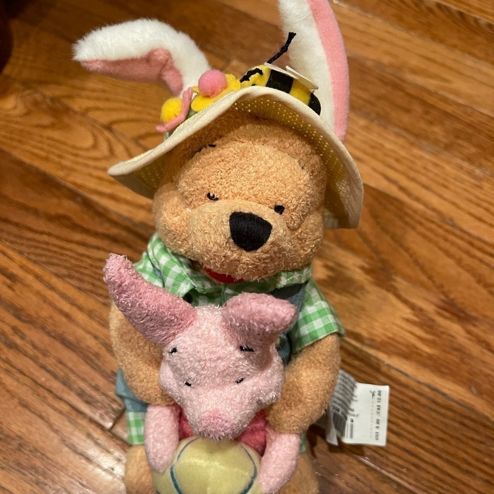 Disney Store Winnie The Pooh Piglet Easter 8" Plush Beanie Beanbag.